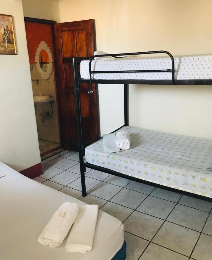 Hostal Brisas Y Olas Сан-Хуан-дель-Сур Экстерьер фото