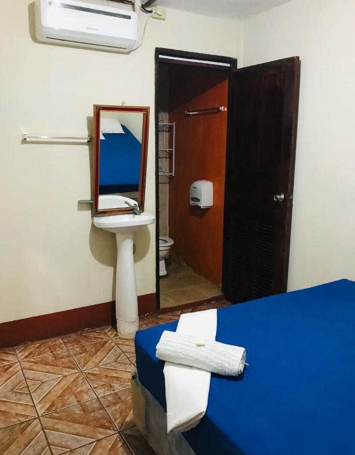 Hostal Brisas Y Olas Сан-Хуан-дель-Сур Экстерьер фото