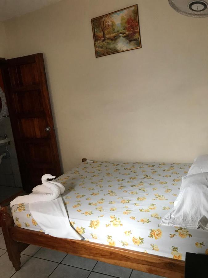 Hostal Brisas Y Olas Сан-Хуан-дель-Сур Экстерьер фото