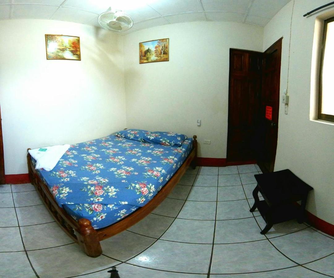 Hostal Brisas Y Olas Сан-Хуан-дель-Сур Экстерьер фото